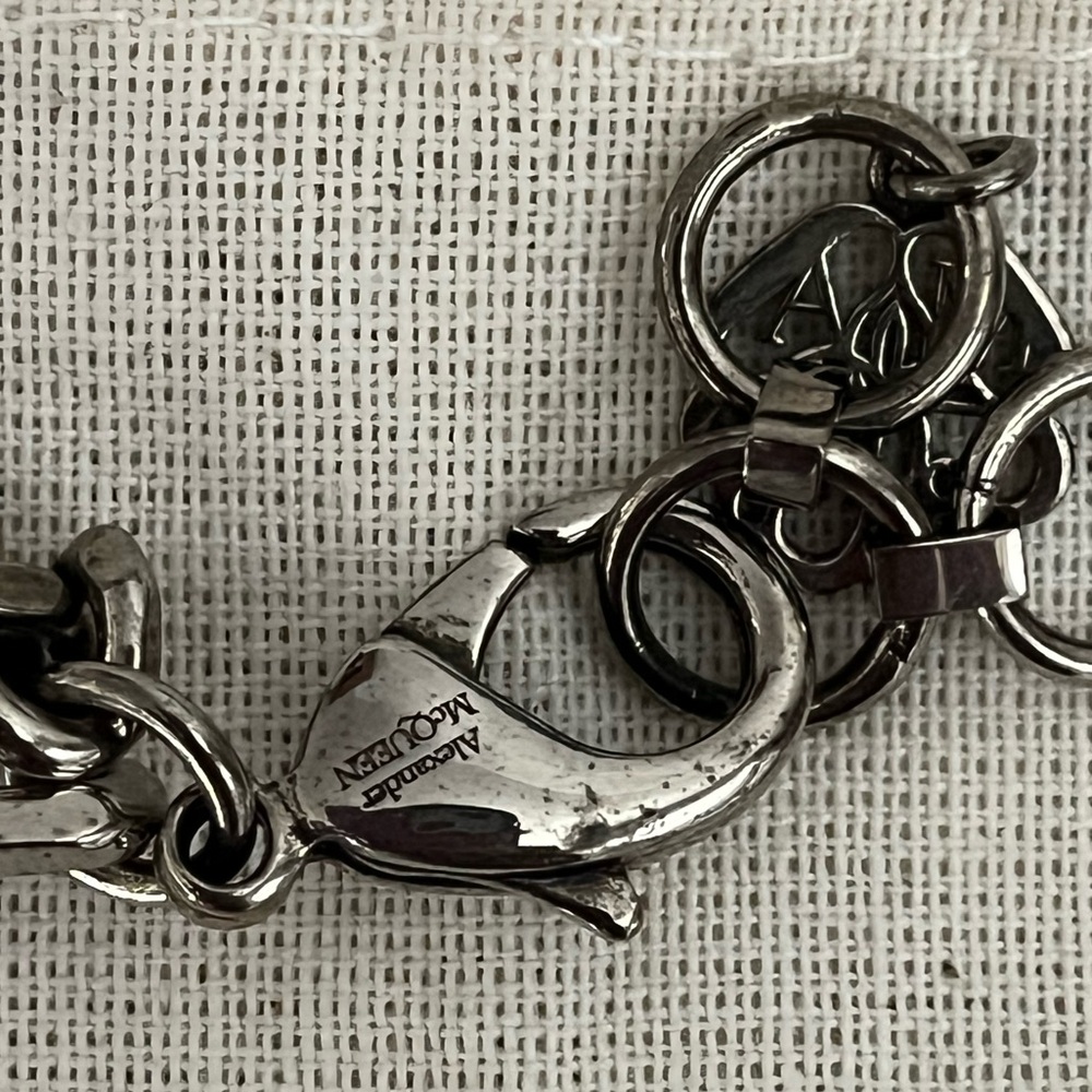 Alexander McQueen Coral Charm Chain
Choker Necklace - Picture 14 of 14